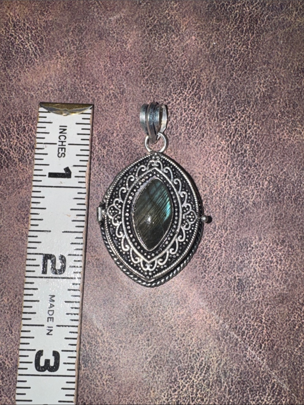 Labradorite Silver Locket - Picture 10 of 12